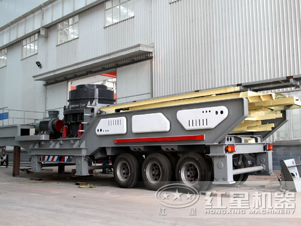 一代鵝卵石車載碎石機